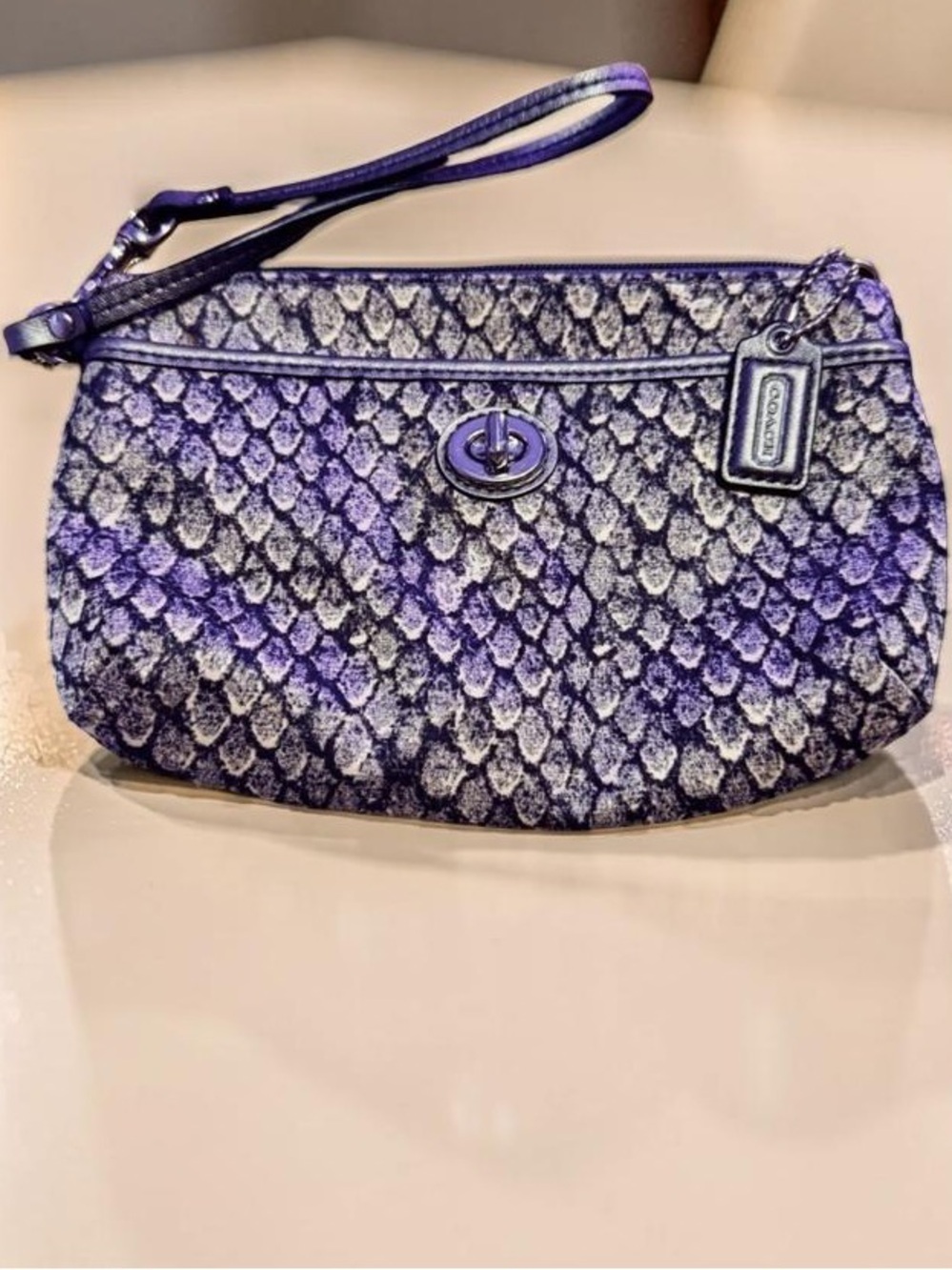 Coach Turnlock VTG NWOT silver/gunmetal,glamorous wristlet,brand charm,genuine,